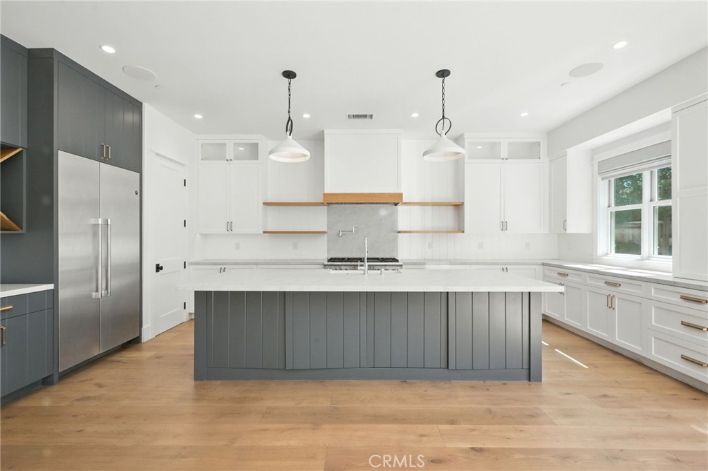 391 La Perle Place