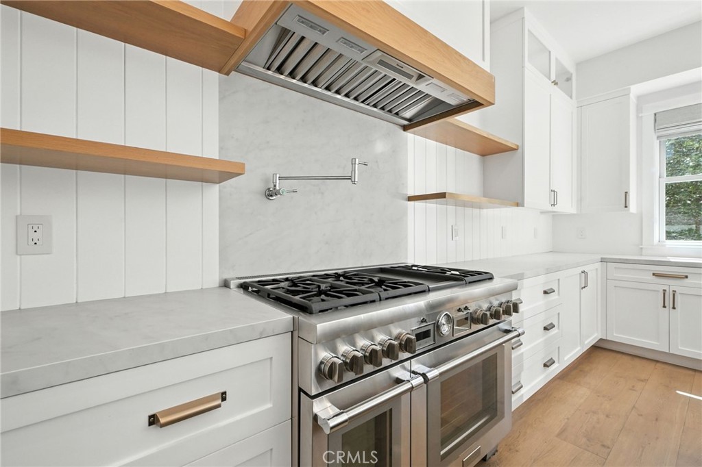 391 La Perle Place