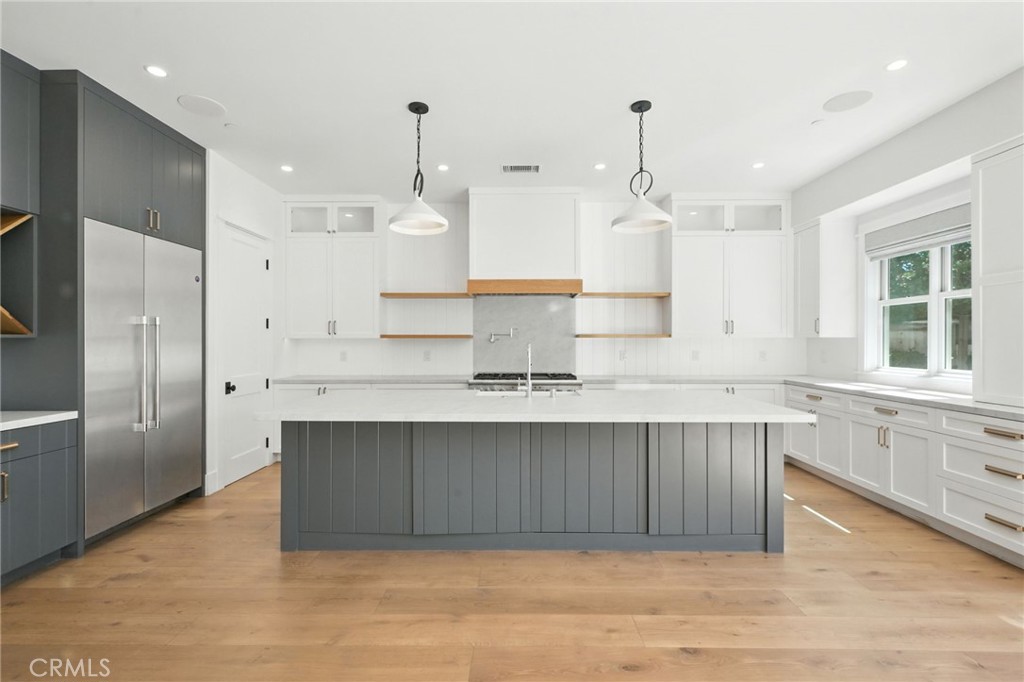 391 La Perle Place