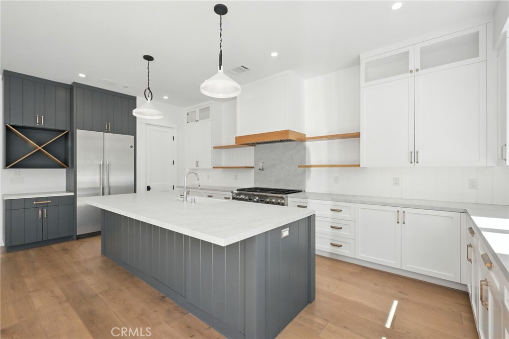 391 La Perle Place