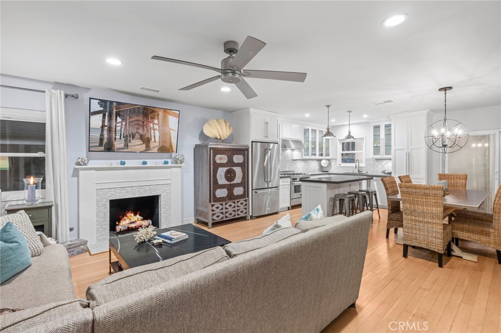 2049 E Ocean Boulevard