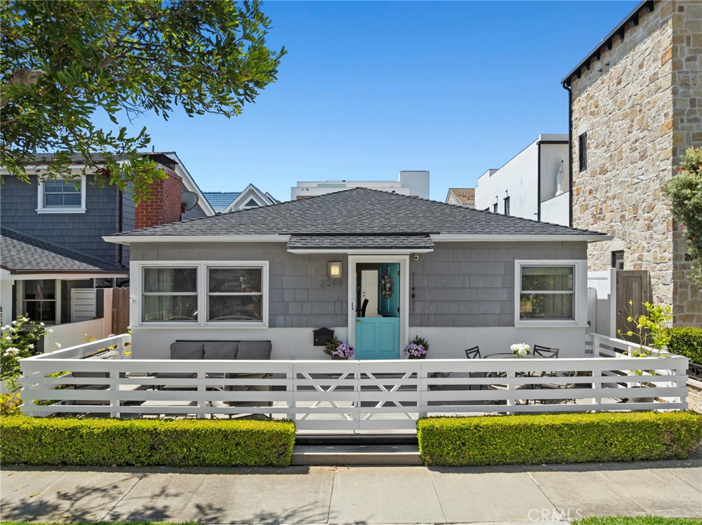 2049 E Ocean Boulevard