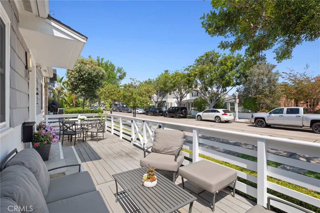 2049 E Ocean Boulevard