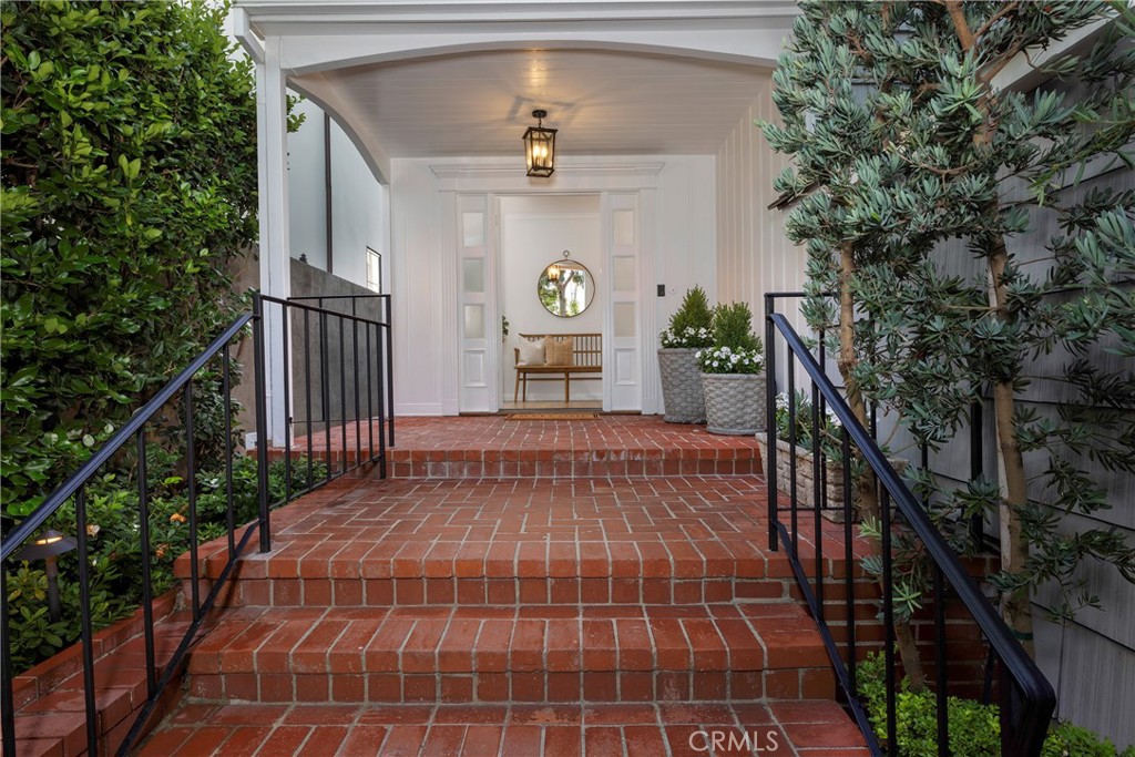 1516 E Oceanfront