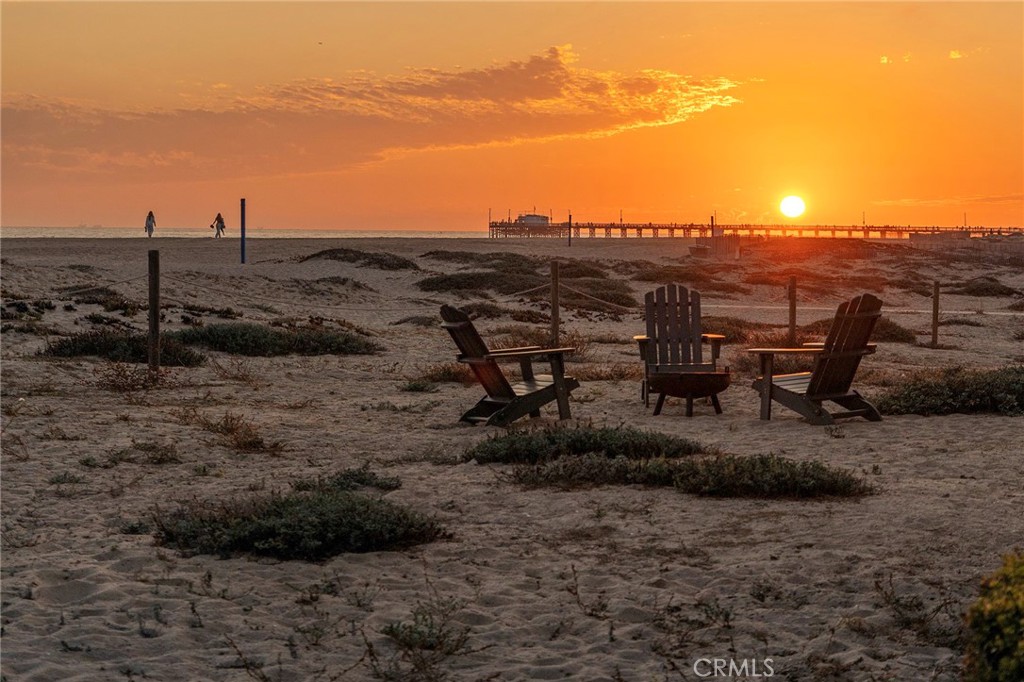 1516 E Oceanfront