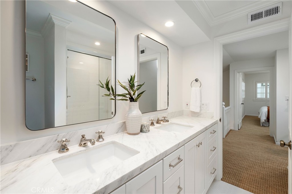 1516 E Oceanfront