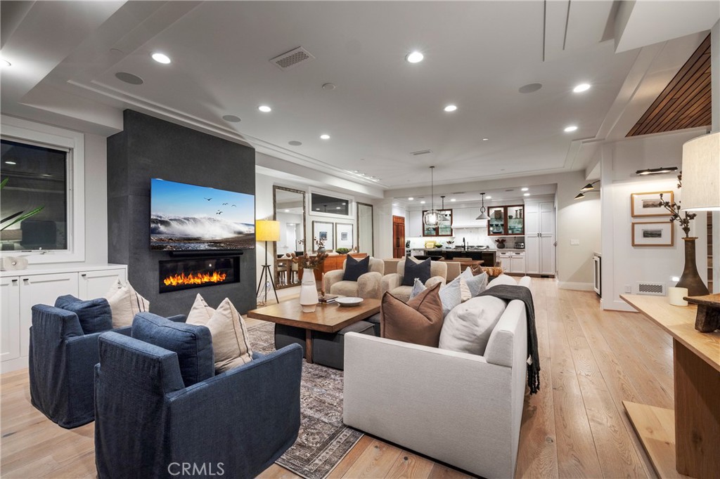 1515 E Ocean Boulevard