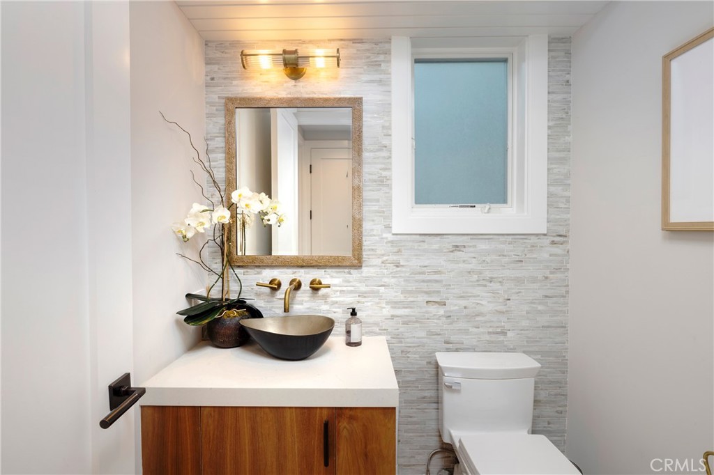 1515 E Ocean Boulevard