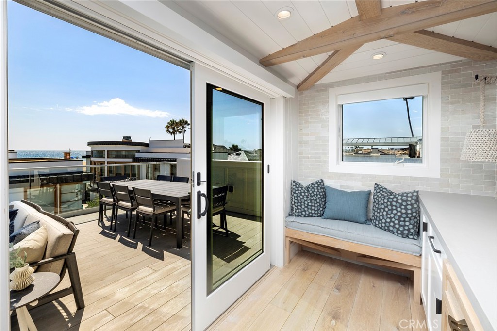 1515 E Ocean Boulevard