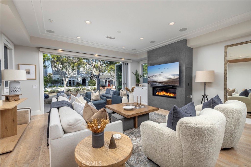 1515 E Ocean Boulevard