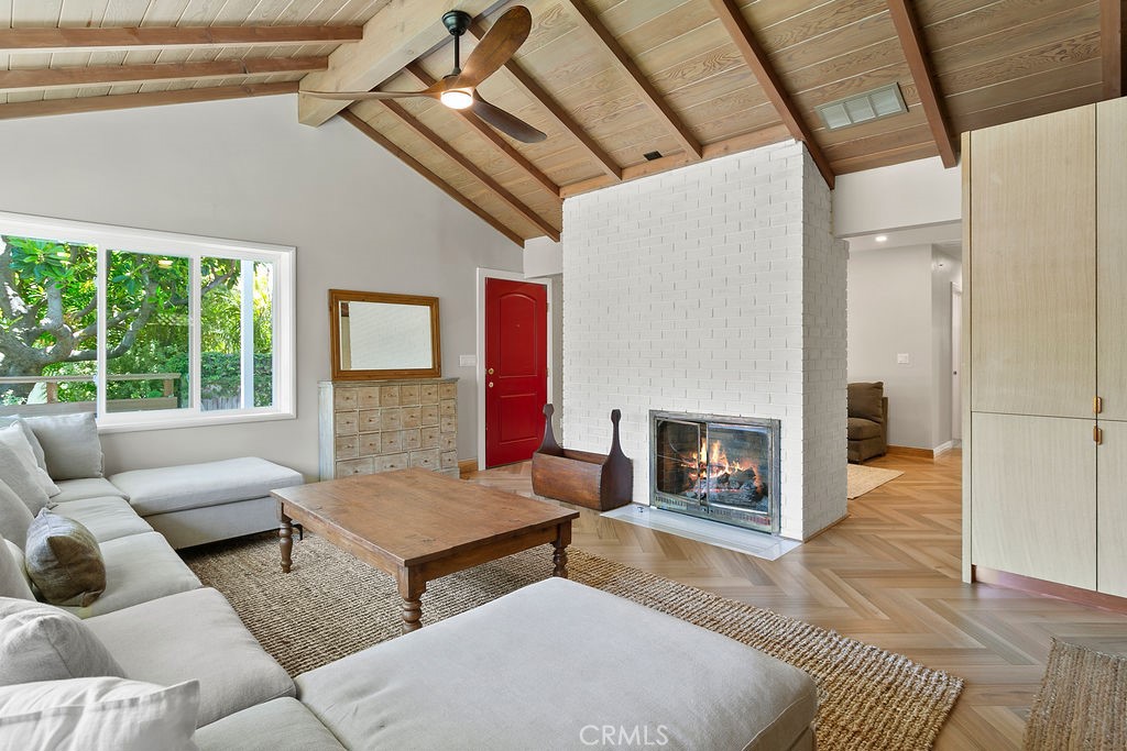 225 Iris Avenue