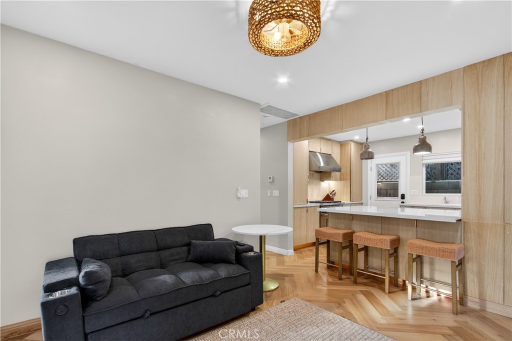 225 Iris Avenue