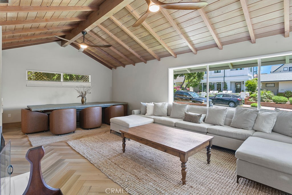 225 Iris Avenue