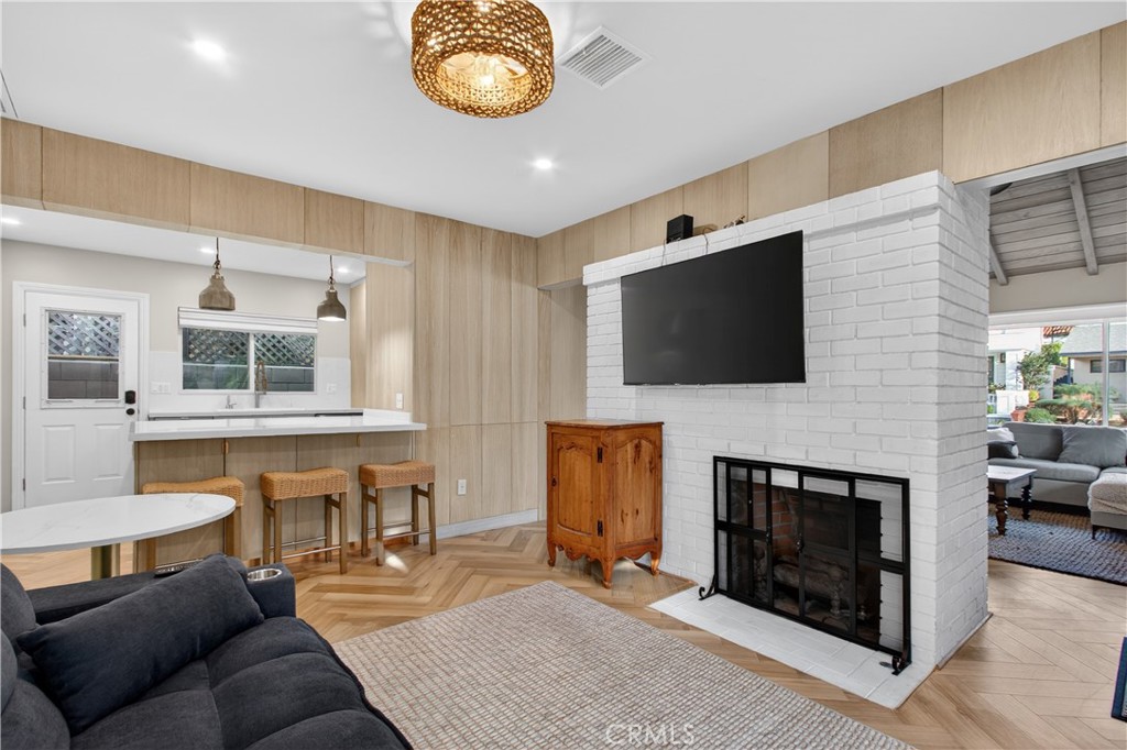 225 Iris Avenue
