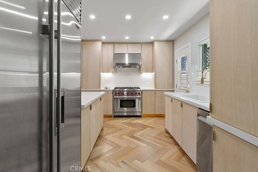225 Iris Avenue