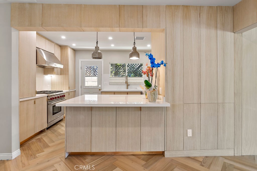 225 Iris Avenue