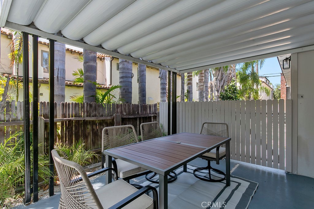 225 Iris Avenue