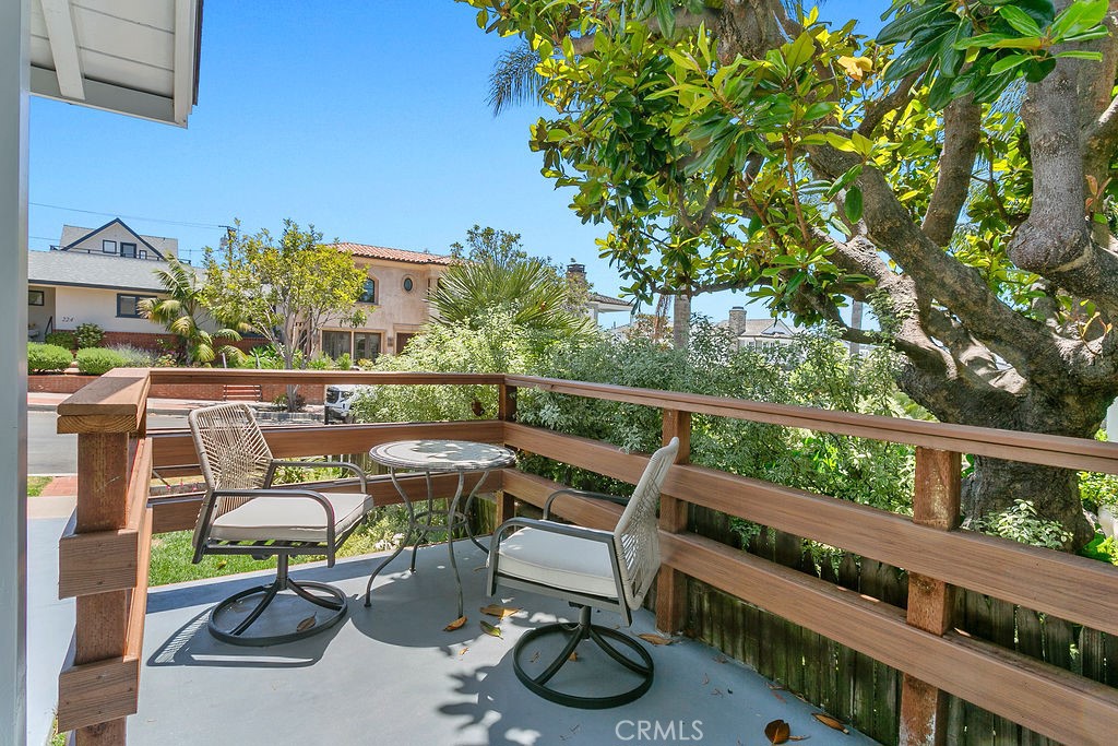 225 Iris Avenue
