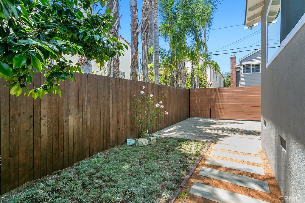 225 Iris Avenue