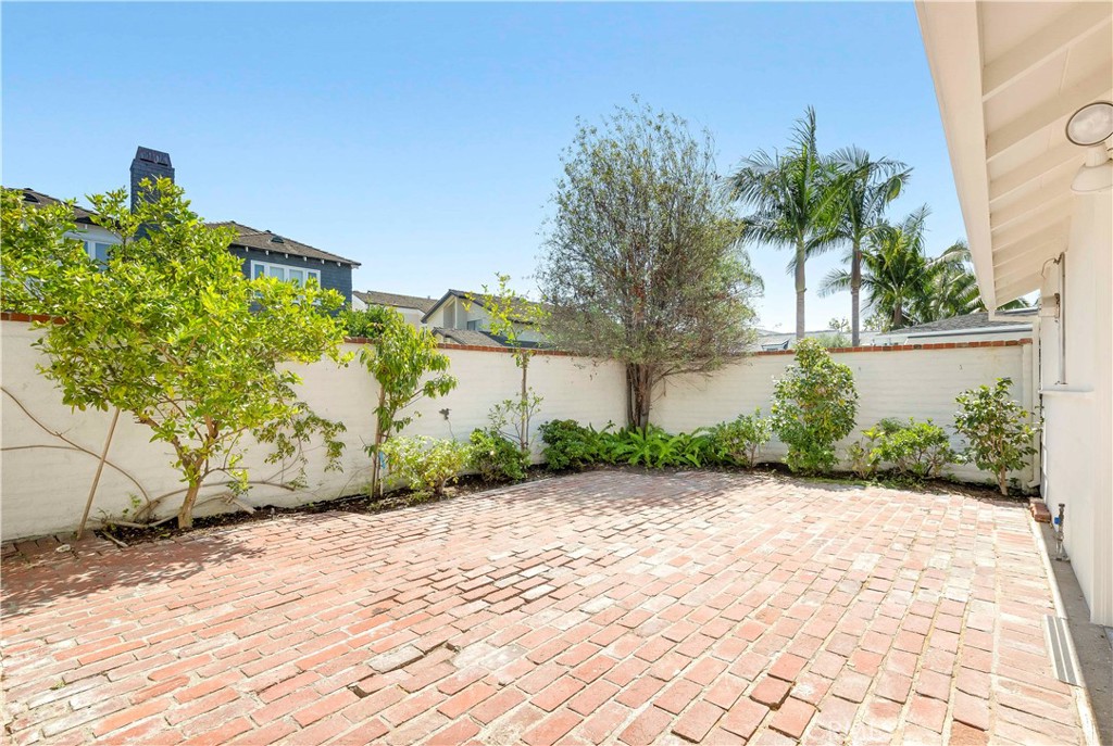 2562 Vista Drive