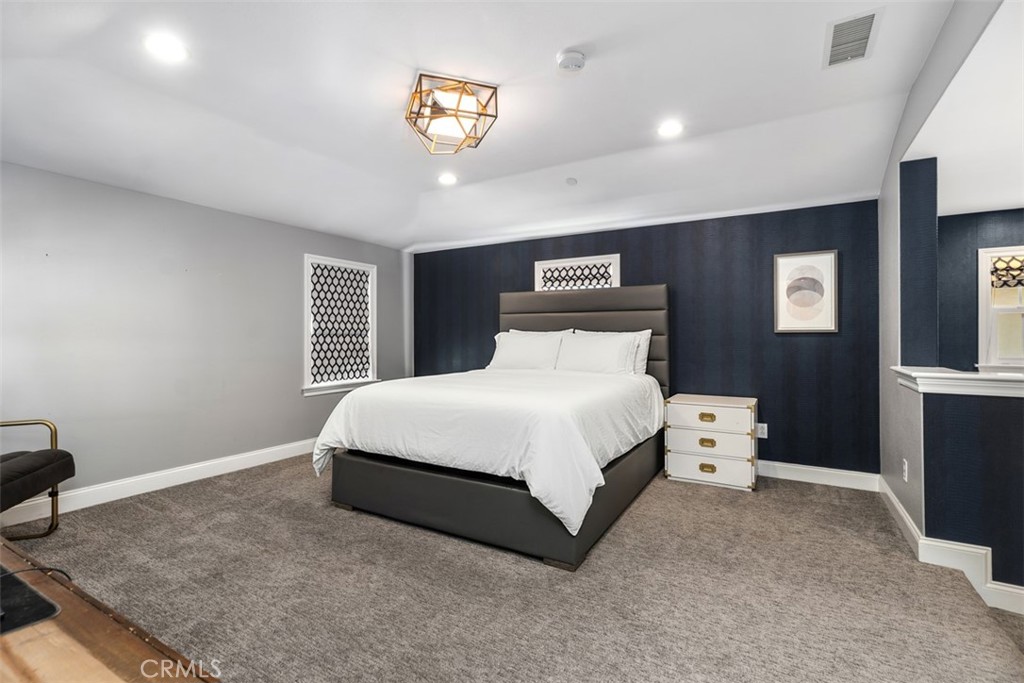 33 33 Basilica