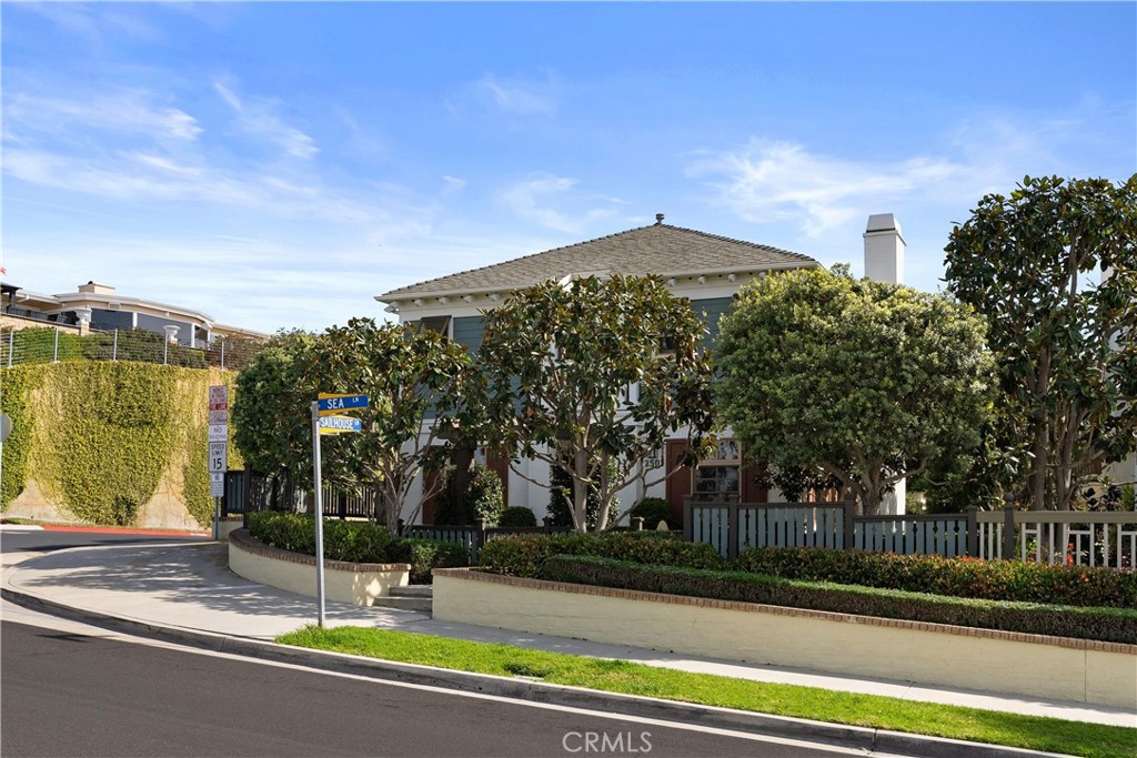 2501 Bungalow Place 1