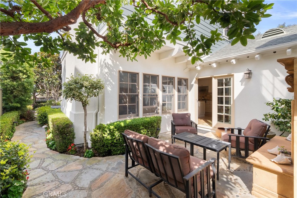 2501 Bungalow Place 1