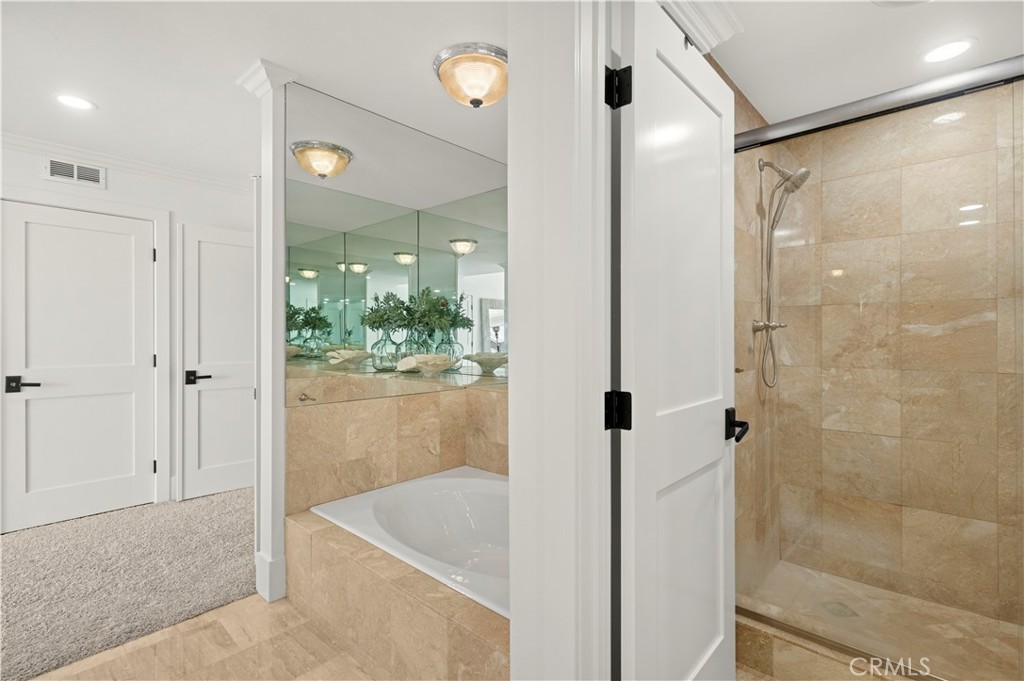 990 Bayside Cove 609