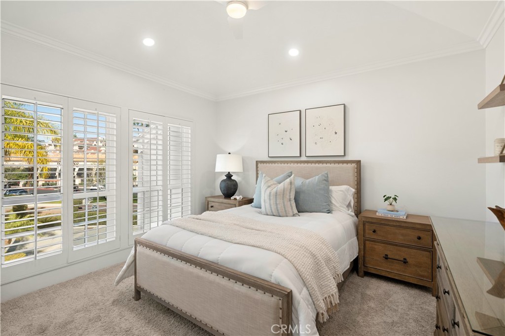 990 Bayside Cove 609