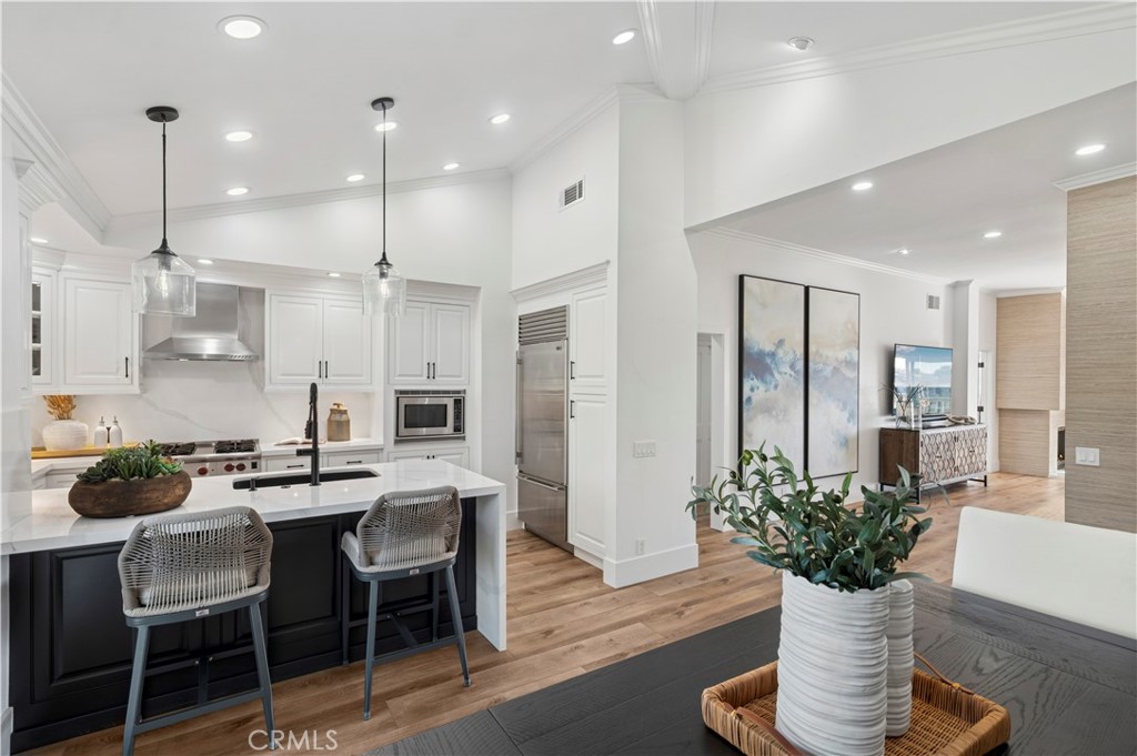 990 Bayside Cove 609