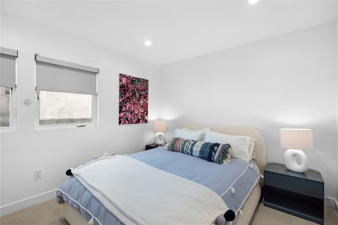 1576 E Ocean Boulevard