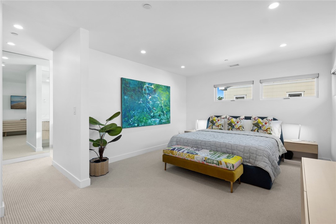 1576 E Ocean Boulevard