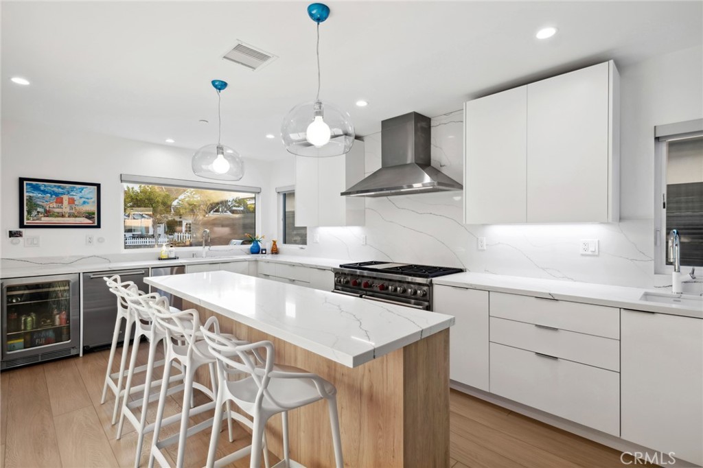 1576 E Ocean Boulevard