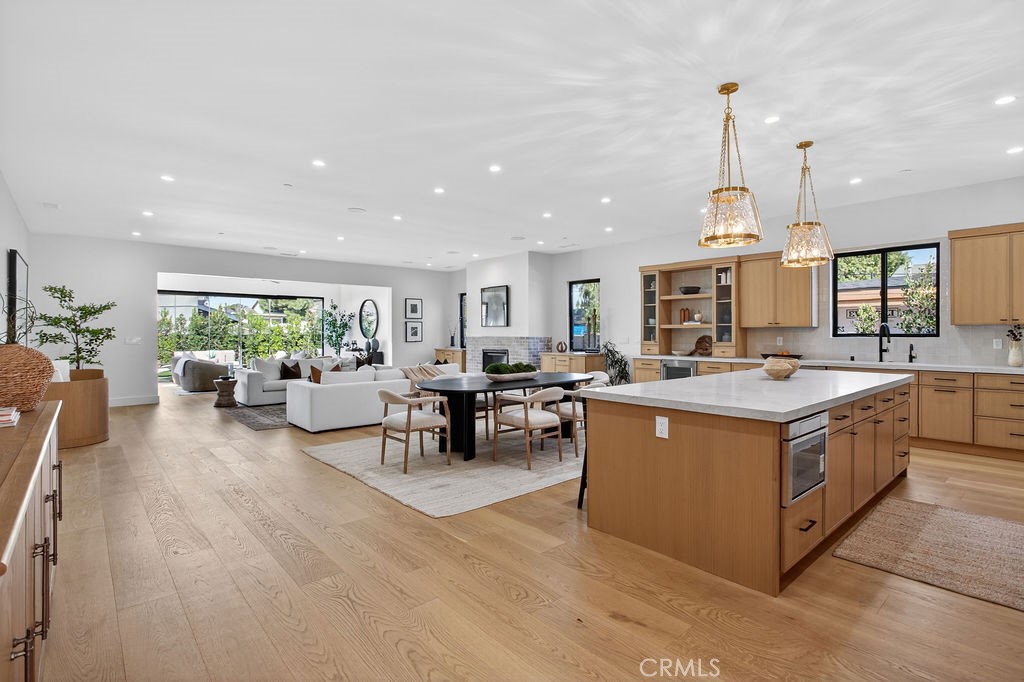 2587 Willo Lane