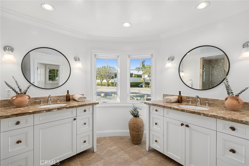 1701 E Balboa Boulevard