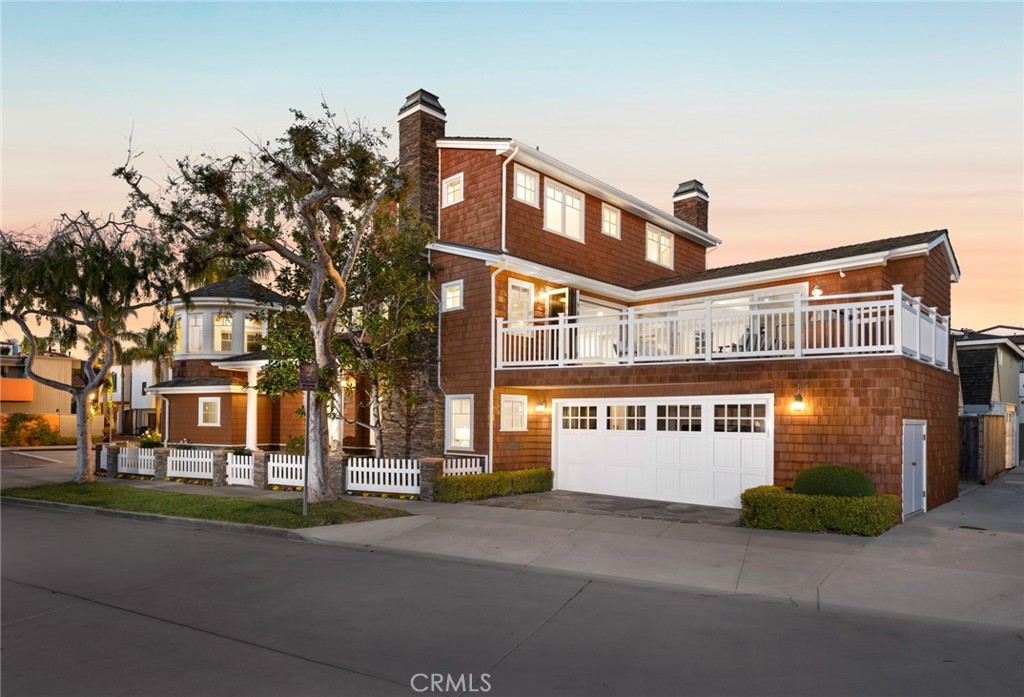 1701 E Balboa Boulevard