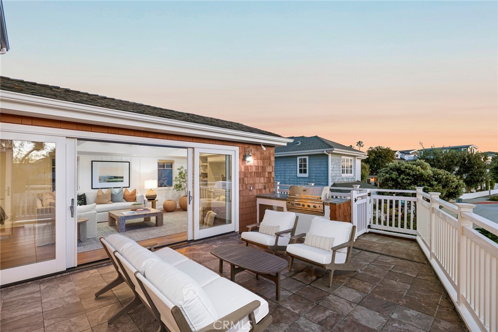 1701 E Balboa Boulevard
