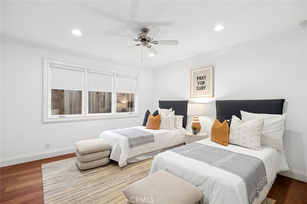 1701 E Balboa Boulevard