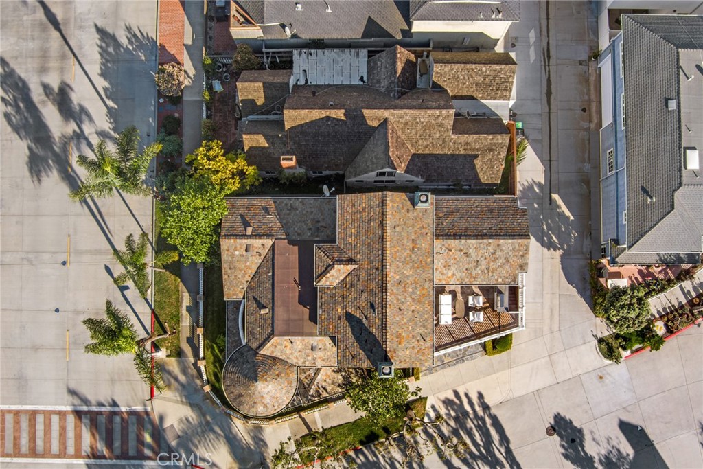 1701 E Balboa Boulevard