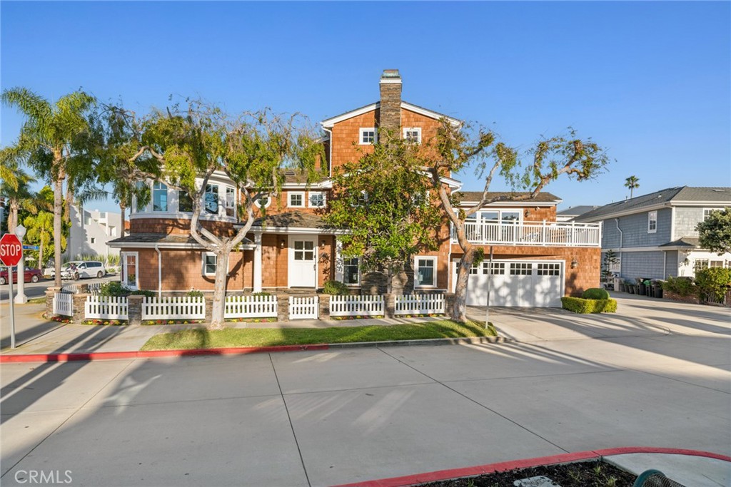 1701 E Balboa Boulevard