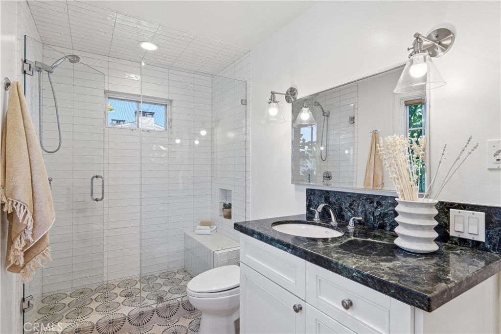 1701 E Balboa Boulevard