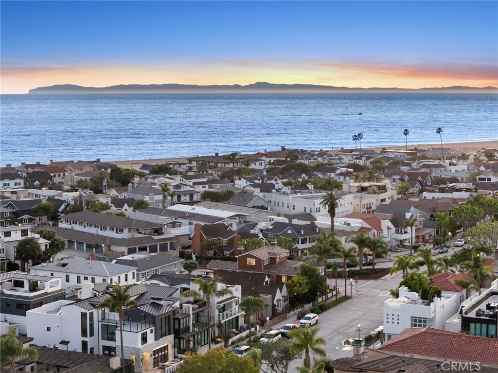 1701 E Balboa Boulevard