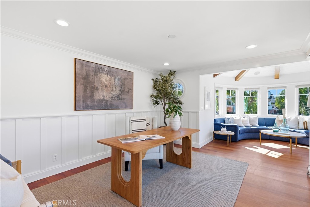 1701 E Balboa Boulevard