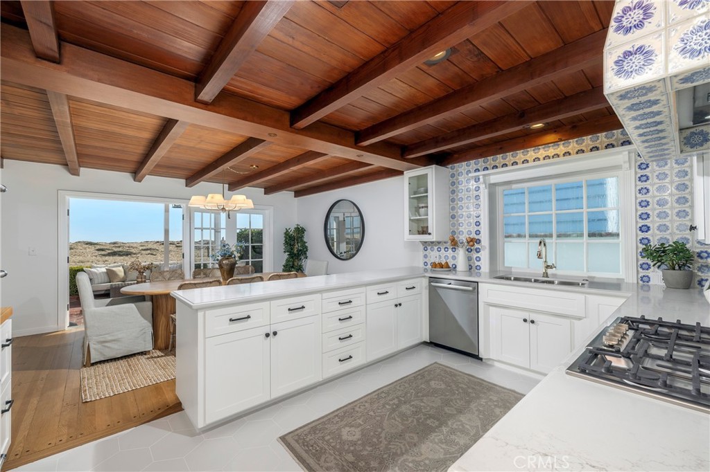 1516 E Ocean Front