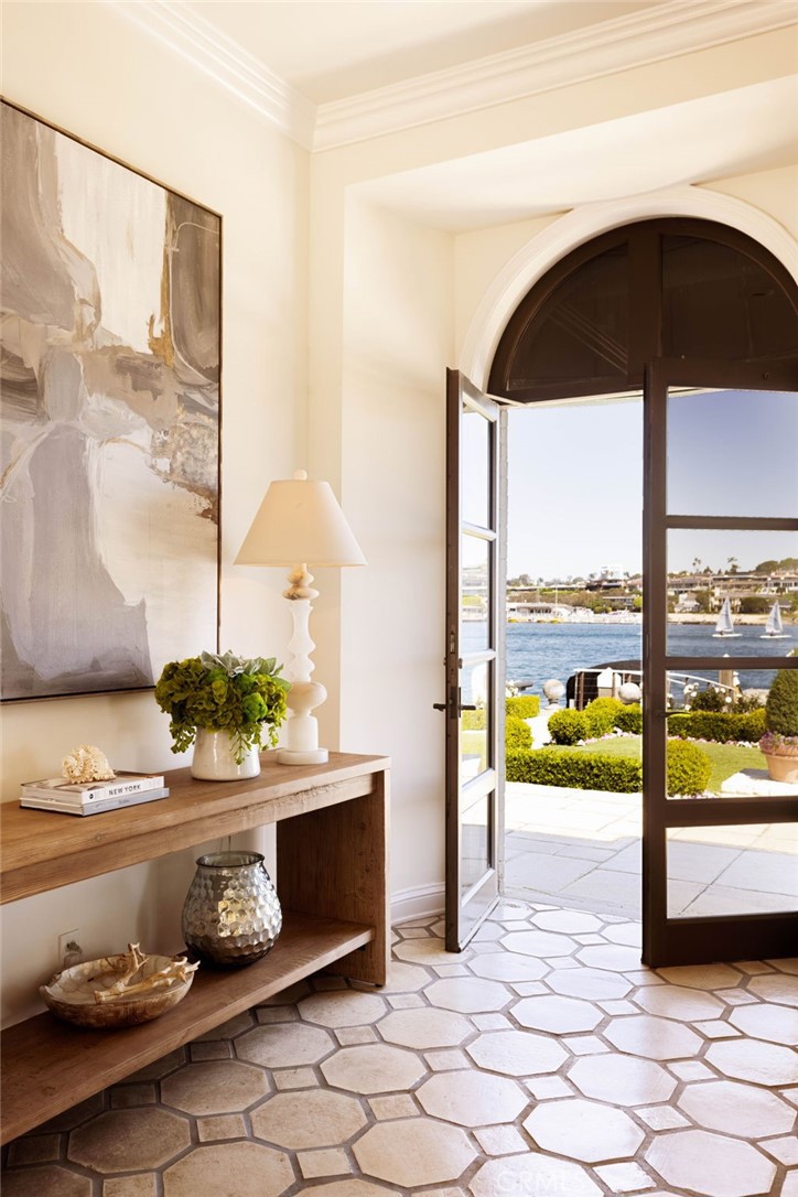 2116 E Balboa Boulevard