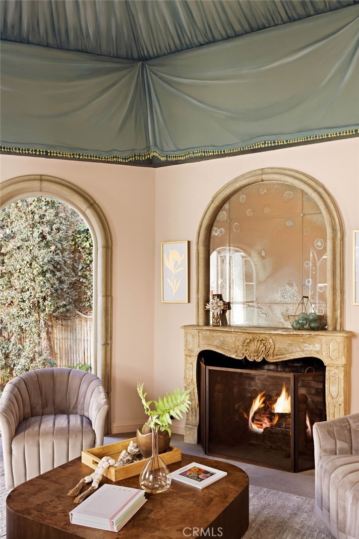 2116 E Balboa Boulevard