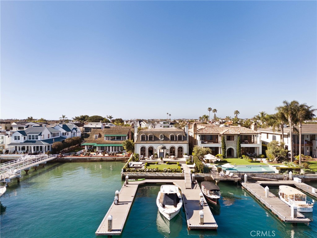 2116 E Balboa Boulevard