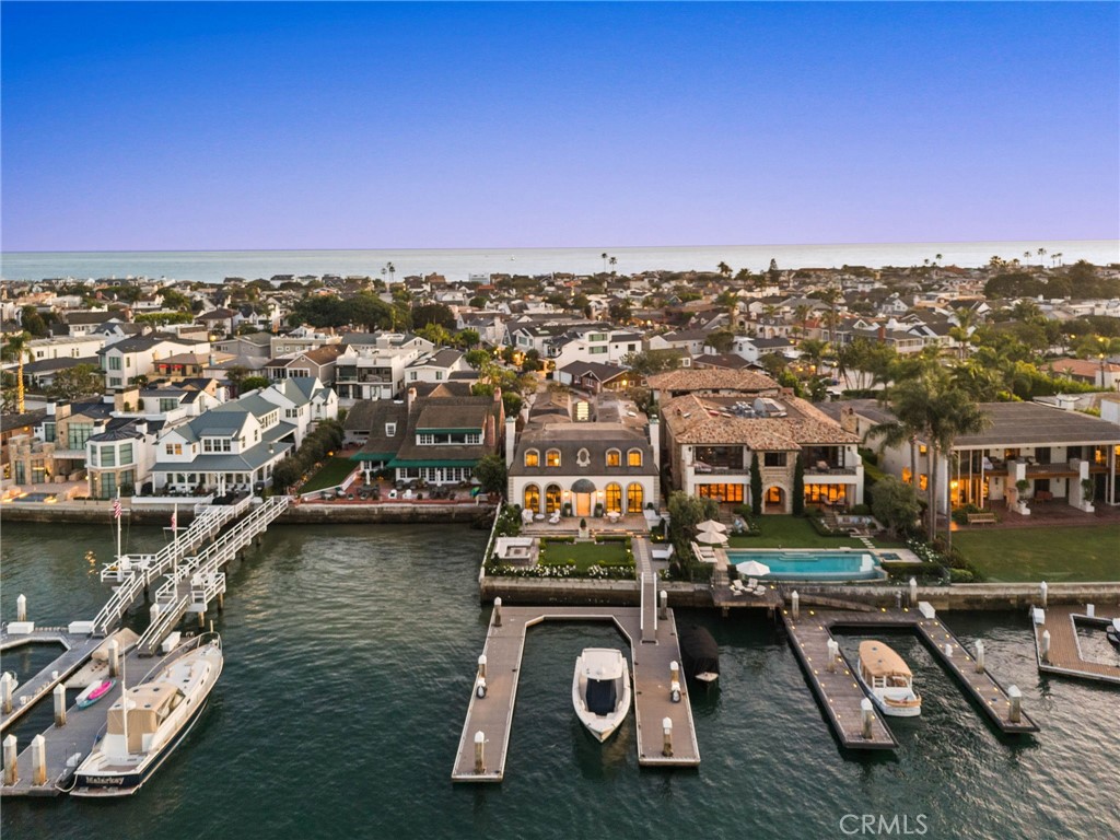 2116 E Balboa Boulevard