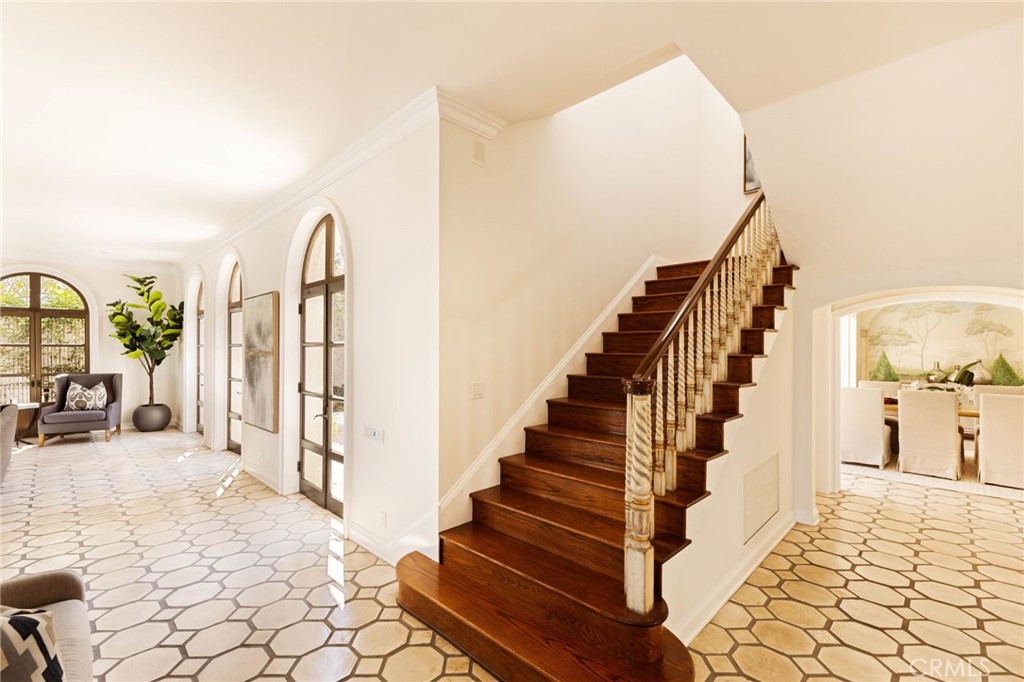 2116 E Balboa Boulevard