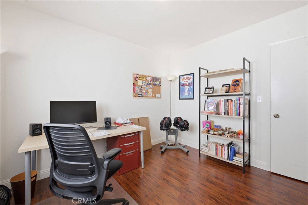 1547 S Westgate